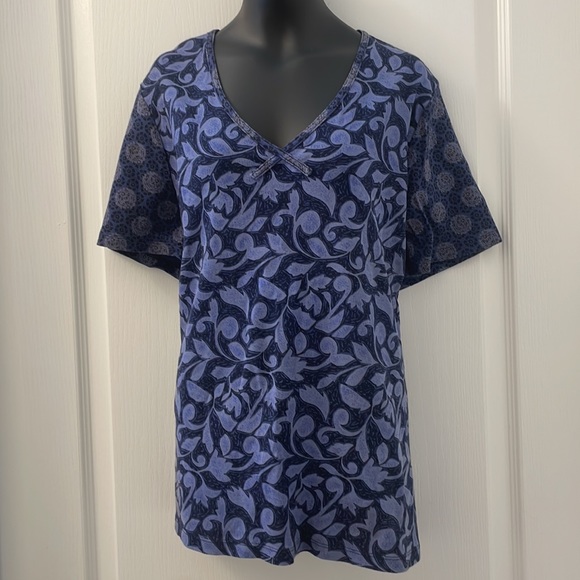 Liz Claiborne top short sleeve v neck leafy design Sz 1XL - Picture 1 of 7